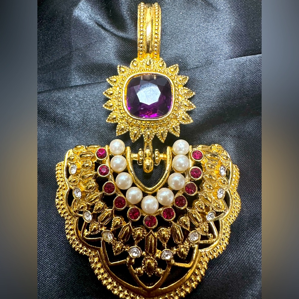 VINTAGE ELIZABETH TAYLOR SHAILL JHAVERI FOR AVON IMPERIAL ELEGANCE MOGUL PENDANT